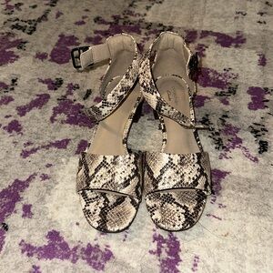 Clarks Elisa Dedra/ Snake skin 7.5.